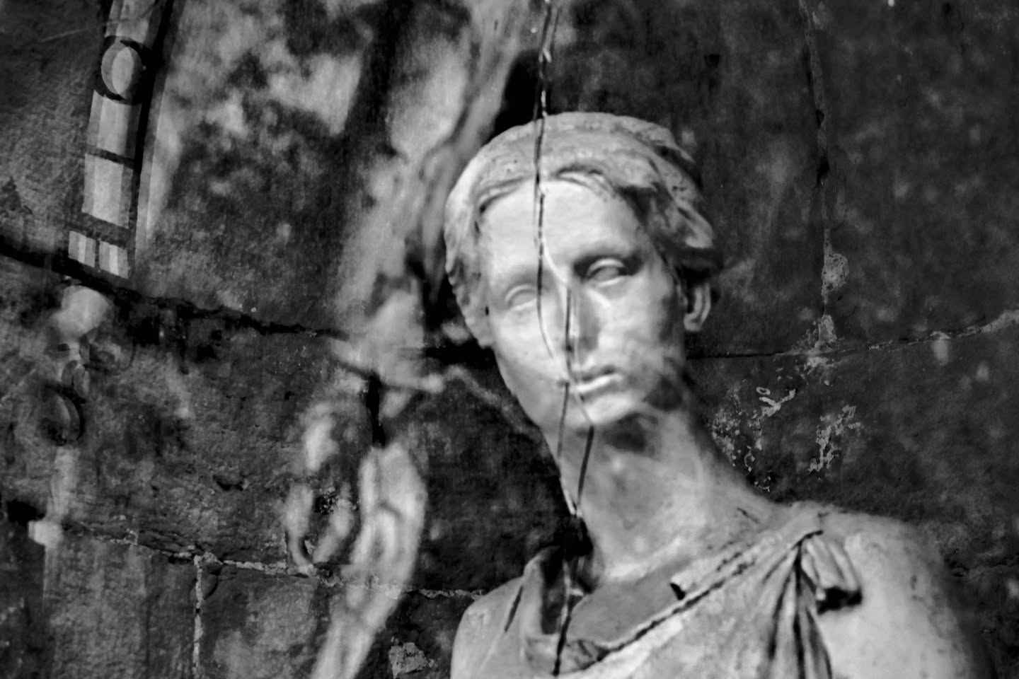 Caltagirone, dettaglio di una figura scultorea