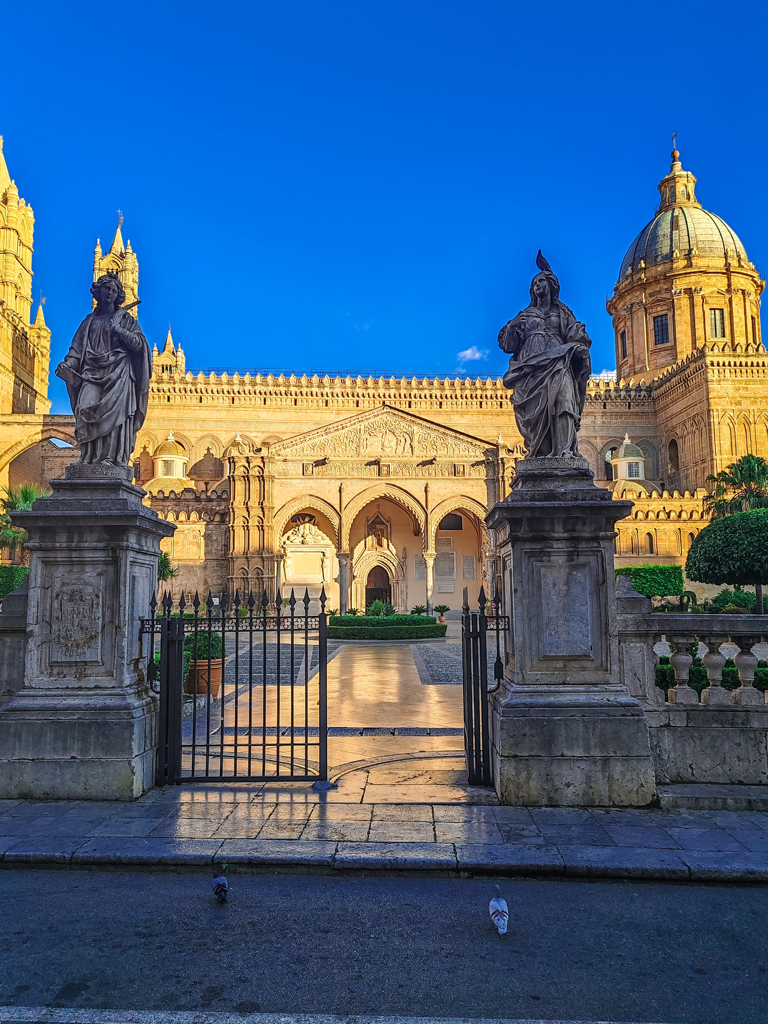 Palermo, dettagli architettonici della Cattedrale